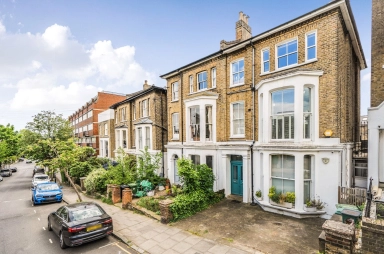 Bickerton Road, St John's Grove Conservation Area - N19 view 10