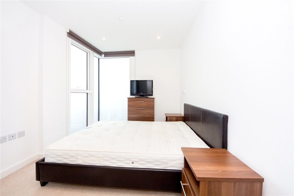 2 bedrooms apartments/flats for sale in Woodberry Grove, London - N4 view 7