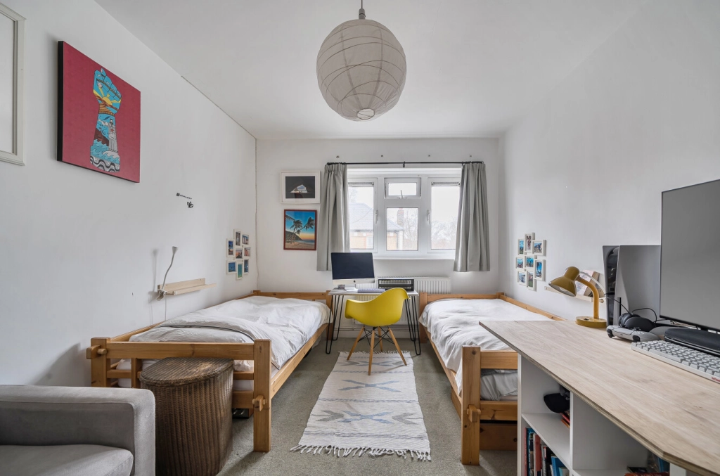 3 bedrooms apartments/flats for sale in Oakford Road, Kentish Town - NW5 view 11