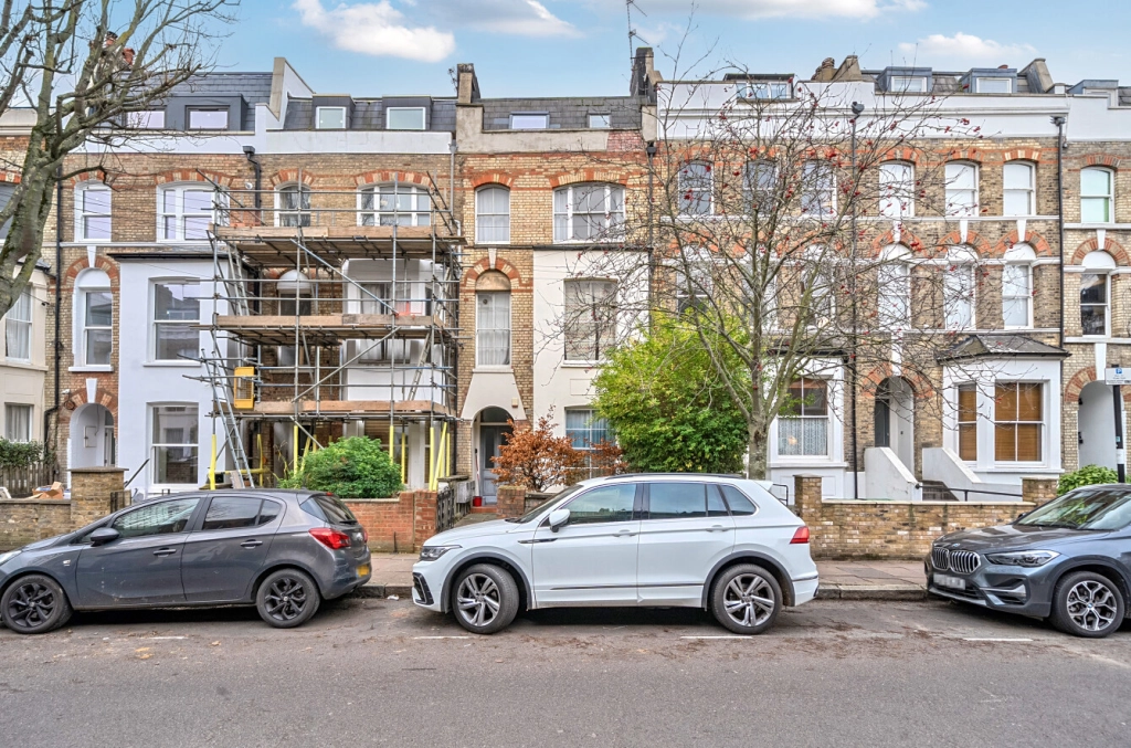 2 bedrooms apartments/flats for sale in Marlborough Road, London - N19 view 9
