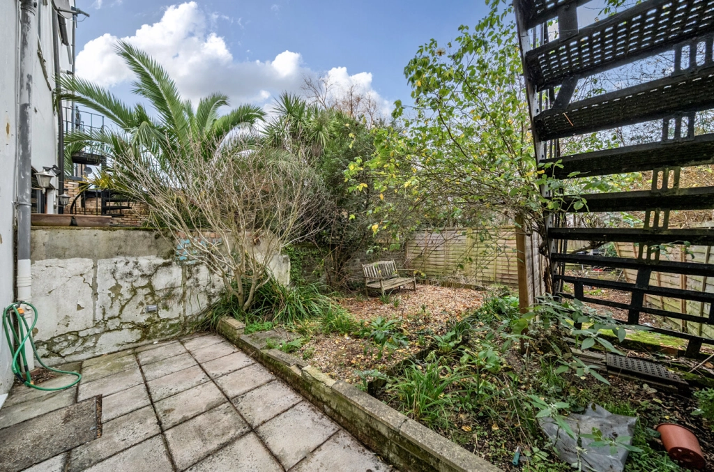 2 bedrooms apartments/flats for sale in Marlborough Road, London - N19 view 17