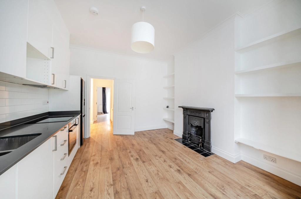 2 bedrooms apartments/flats for sale in Marlborough Road, London - N19 view 13