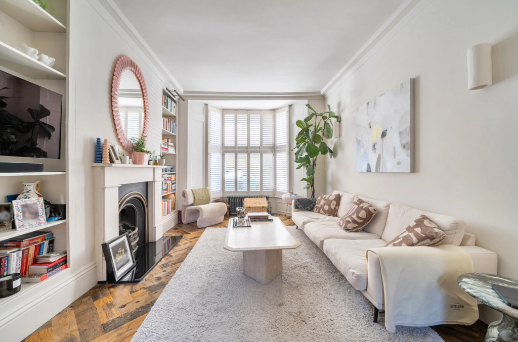 3 bedrooms houses for sale in Charlton Kings Road, Kentish Town - NW5 view 3