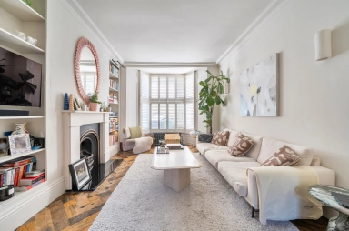 Charlton Kings Road, Kentish Town - NW5 view 3
