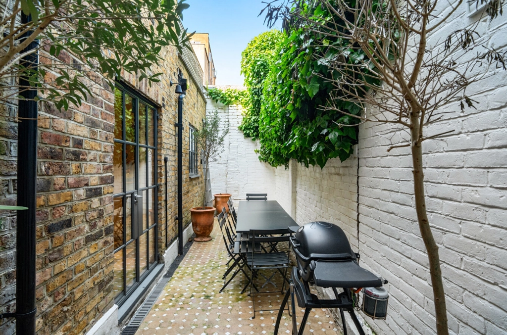 3 bedrooms houses for sale in Charlton Kings Road, Kentish Town - NW5 view 6