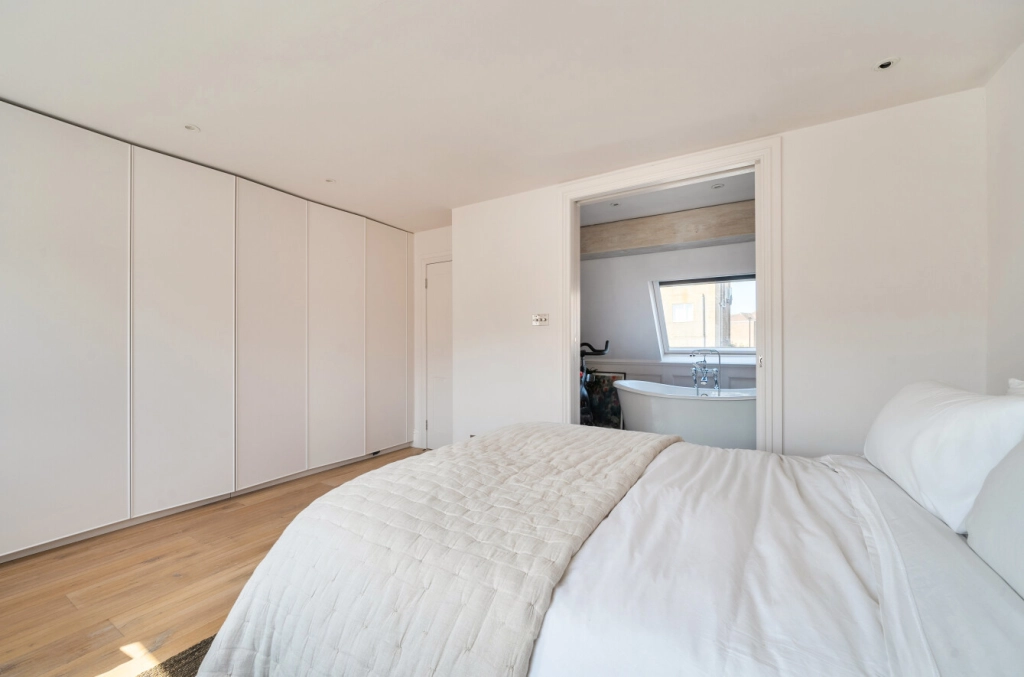 3 bedrooms houses for sale in Charlton Kings Road, Kentish Town - NW5 view 19