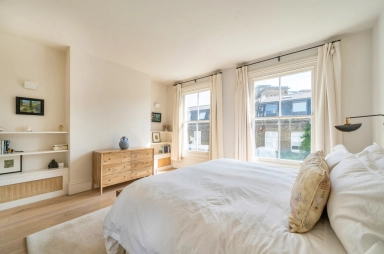 Charlton Kings Road, Kentish Town - NW5 view 17