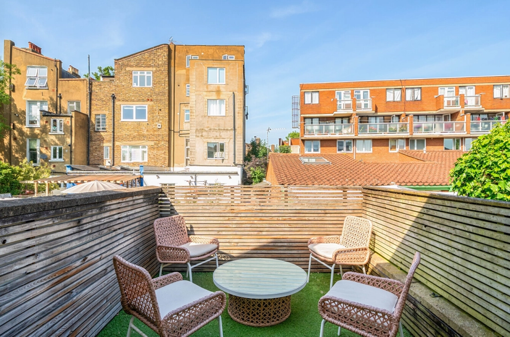 3 bedrooms houses for sale in Charlton Kings Road, Kentish Town - NW5 view 21