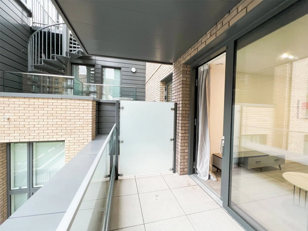 2 bedrooms apartments/flats for sale in Coster Avenue, London - N4 view 9