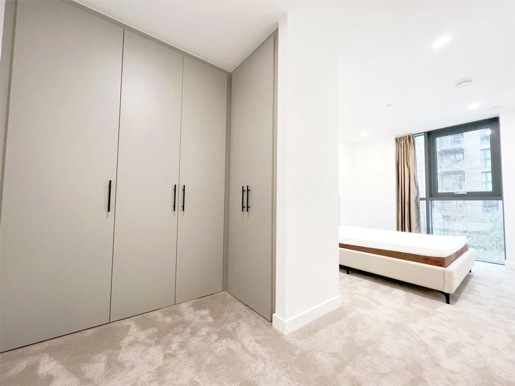 2 bedrooms apartments/flats for sale in Coster Avenue, London - N4 view 5