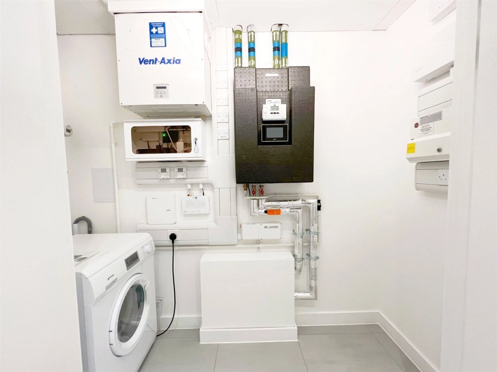 2 bedrooms apartments/flats for sale in Coster Avenue, London - N4 view 14