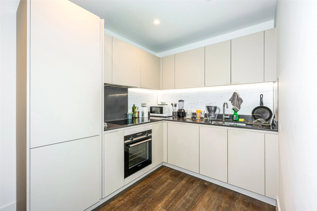 1 bedroom apartments/flats for sale in North End Road, Wembley - HA9 view 7