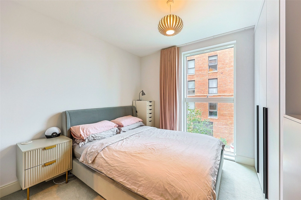 2 bedrooms apartments/flats for sale in Memorial Avenue, Slough, Berkshire - SL1 view 4