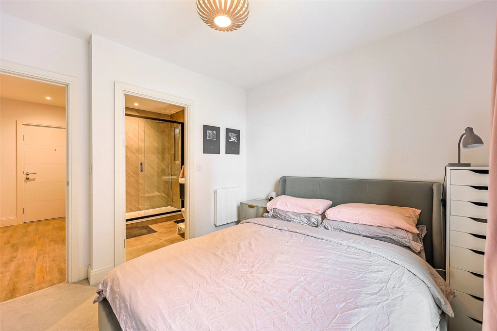 2 bedrooms apartments/flats for sale in Memorial Avenue, Slough, Berkshire - SL1 view 14