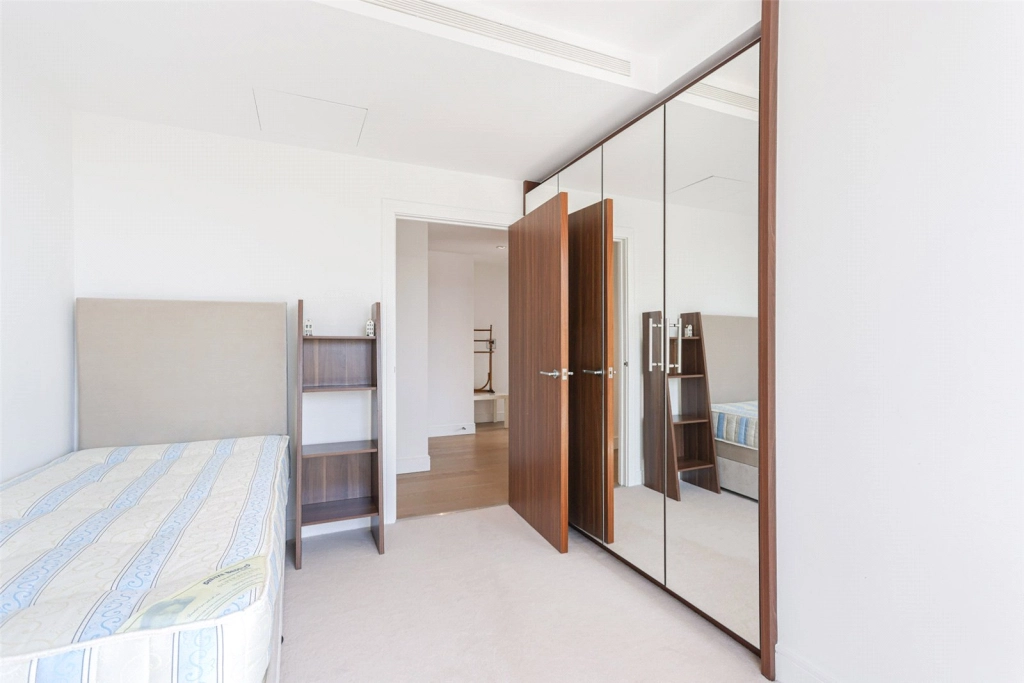 3 bedrooms apartments/flats for sale in Longfield Avenue, Ealing - W5 view 13