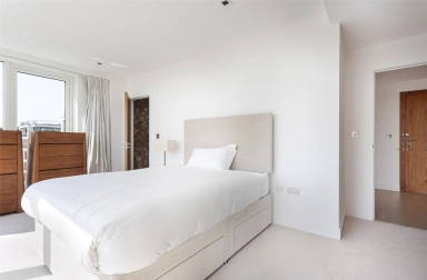 Longfield Avenue, Ealing - W5 view 10