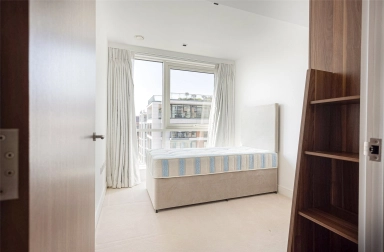 Longfield Avenue, Ealing - W5 view 14