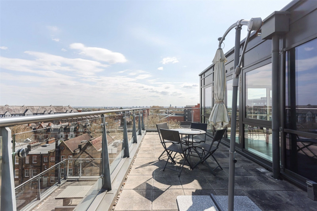 3 bedrooms apartments/flats for sale in Longfield Avenue, Ealing - W5 view 16