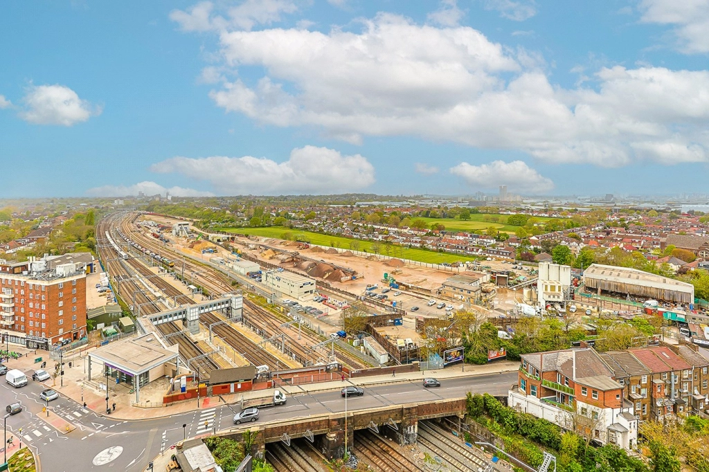 1 bedroom apartments/flats for sale in Heartwood Boulevard, Acton - W3 view 11