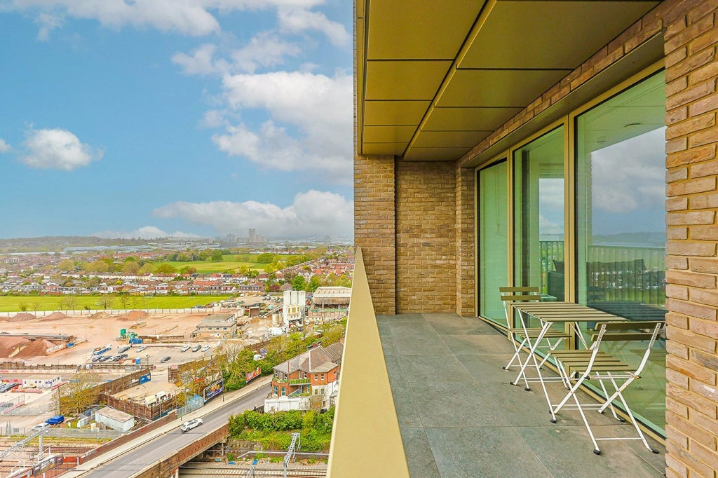 1 bedroom apartments/flats for sale in Heartwood Boulevard, Acton - W3 view 9