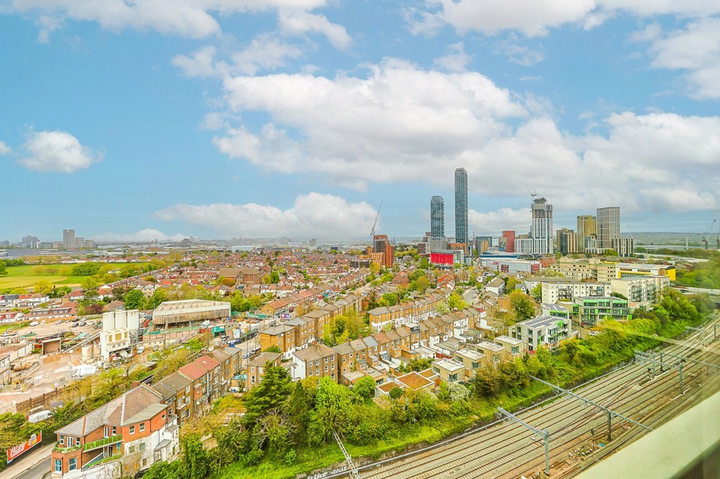 1 bedroom apartments/flats for sale in Heartwood Boulevard, Acton - W3 view 12