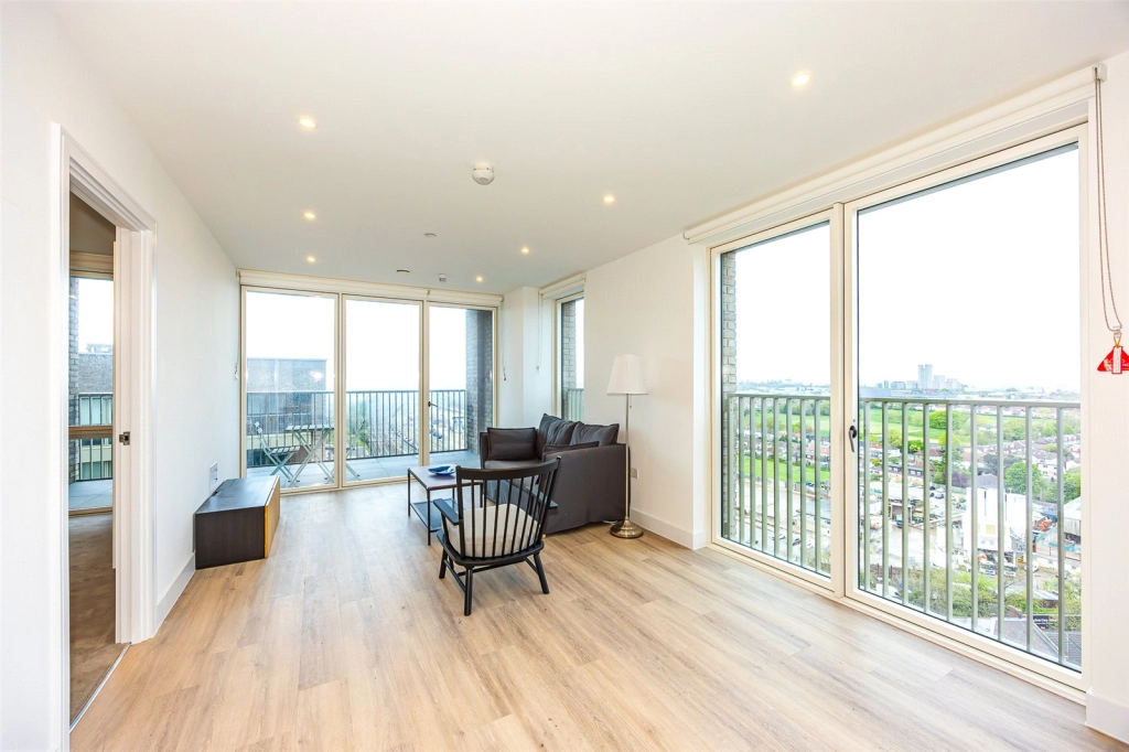 1 bedroom apartments/flats for sale in Heartwood Boulevard, Acton - W3 view 3