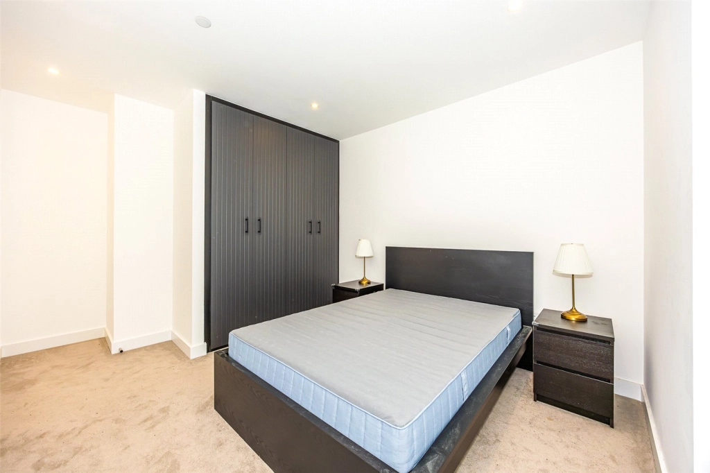1 bedroom apartments/flats for sale in Heartwood Boulevard, Acton - W3 view 6