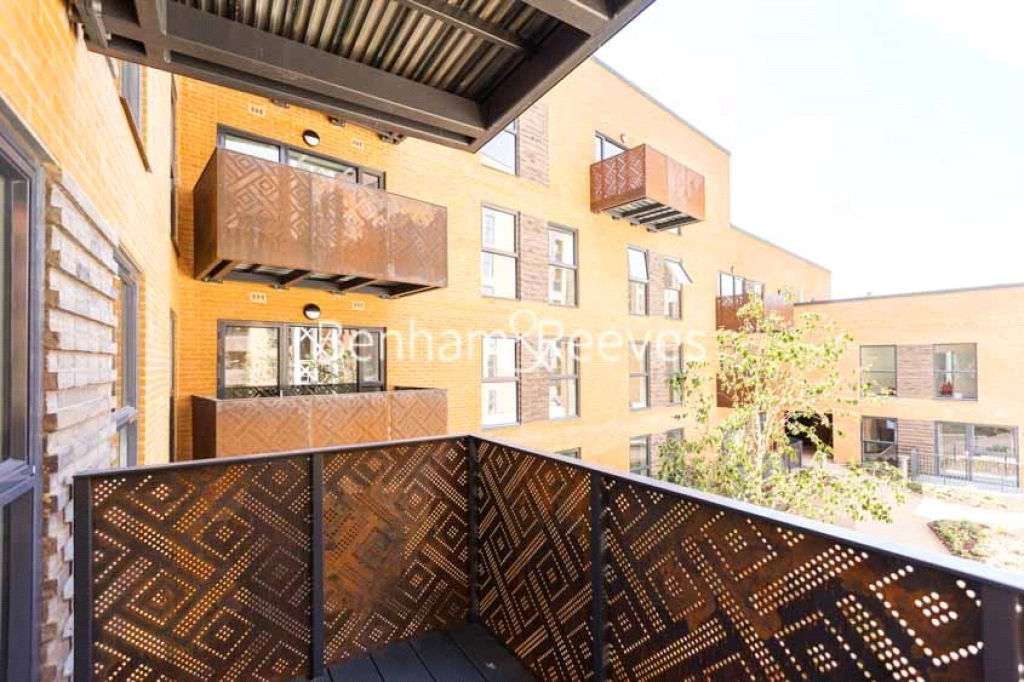 1 bedroom apartments/flats for sale in East Acton Lane, London - W3 view 6