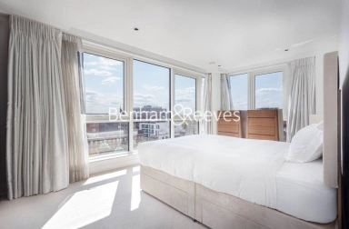 Longfield Avenue, London - W5 view 3