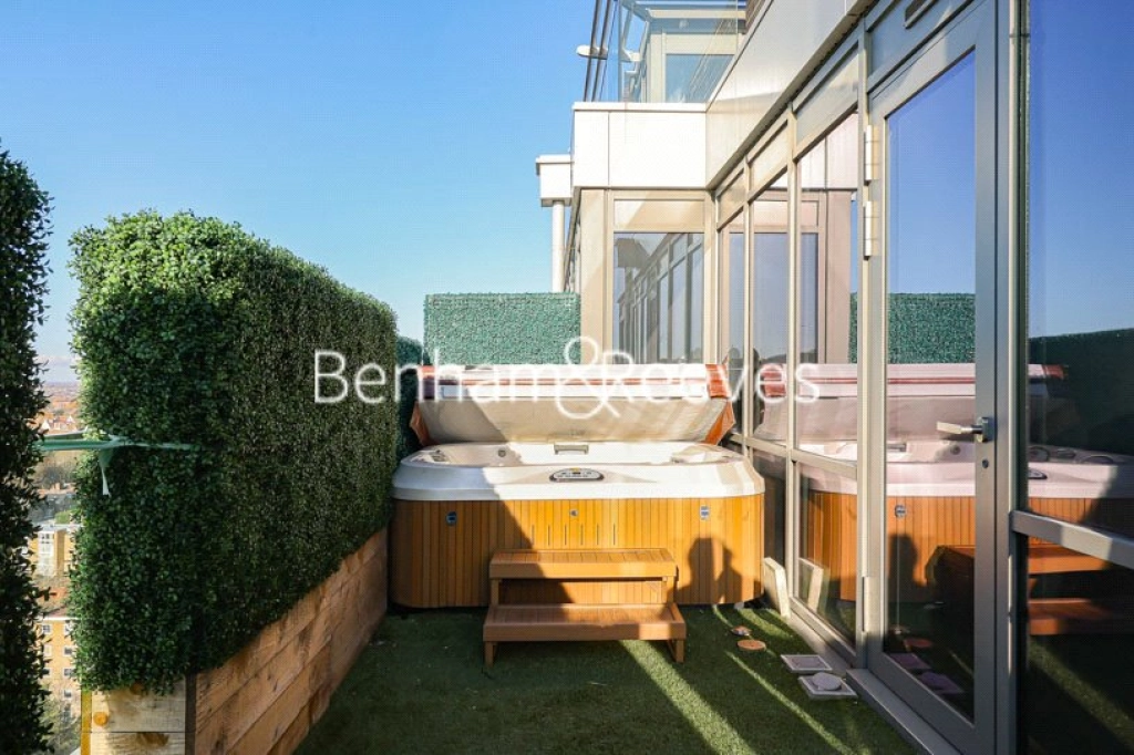 3 bedrooms apartments/flats for sale in Longfield Avenue, London - W5 view 29