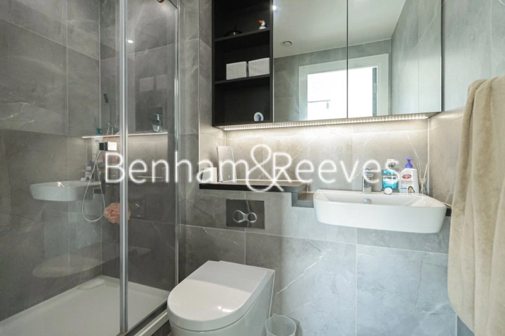 2 bedrooms apartments/flats for sale in Portal Way, London - W3 view 4