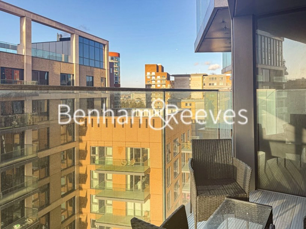 2 bedrooms apartments/flats for sale in Portal Way, London - W3 view 5