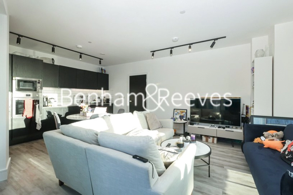 2 bedrooms apartments/flats for sale in Portal Way, London - W3 view 8