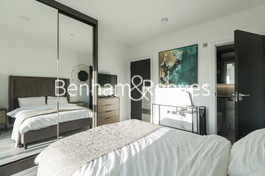 2 bedrooms apartments/flats for sale in Portal Way, London - W3 view 9