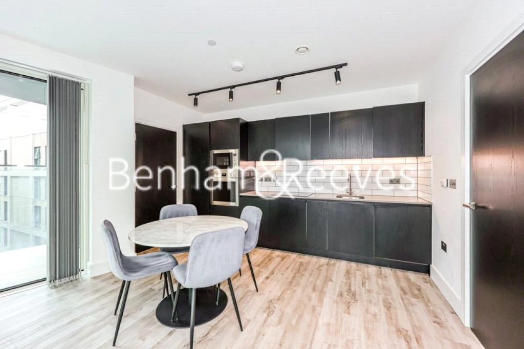 2 bedrooms apartments/flats for sale in Portal Way, London - W3 view 8