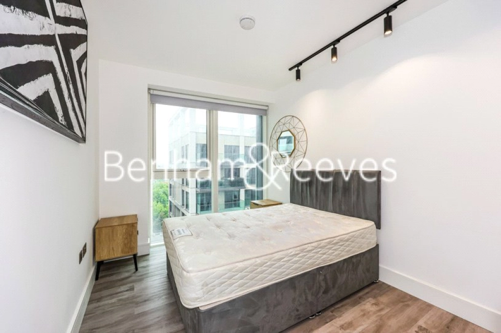 2 bedrooms apartments/flats for sale in Portal Way, London - W3 view 15