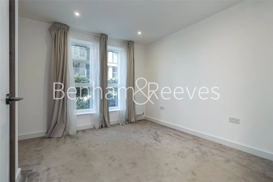 Cedrus Avenue, Southall - UB1 view 3