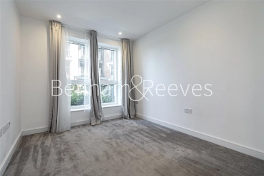 Cedrus Avenue, Southall - UB1 view 5