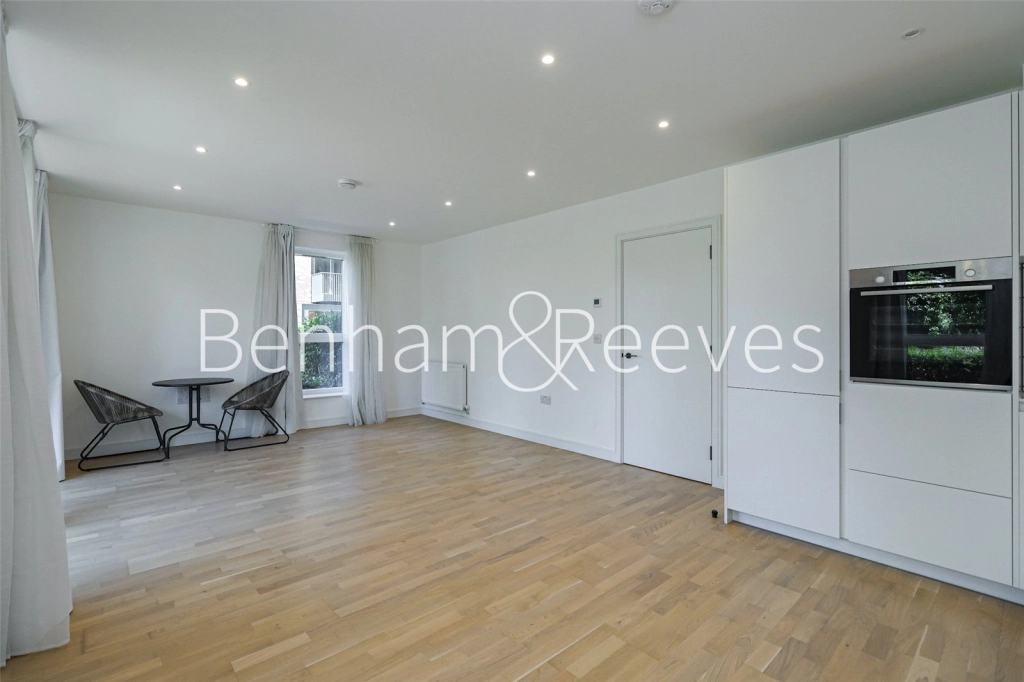 2 bedrooms apartments/flats for sale in Cedrus Avenue, Southall - UB1 view 12