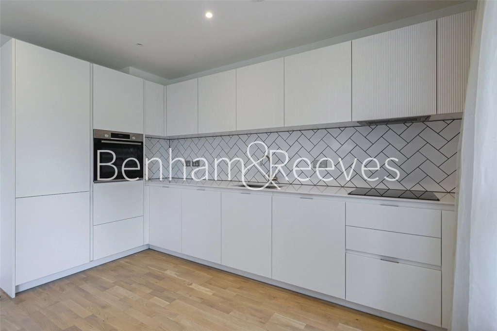 2 bedrooms apartments/flats for sale in Cedrus Avenue, Southall - UB1 view 2