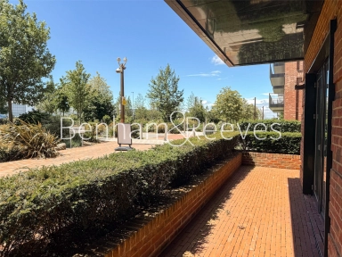 Cedrus Avenue, Southall - UB1 view 17