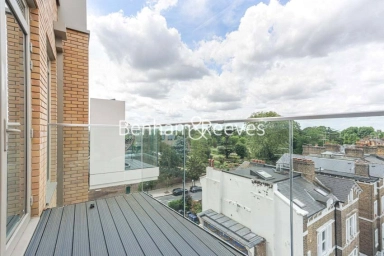 Filmworks Walk, London - W5 view 6