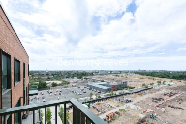 Cedrus Avenue, Southall - UB1 view 6