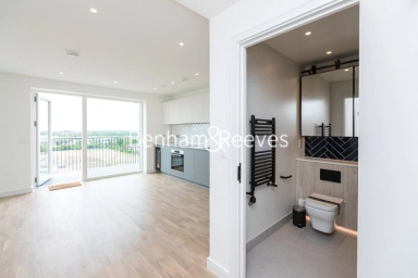 Cedrus Avenue, Southall - UB1 view 7