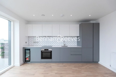 Cedrus Avenue, Southall - UB1 view 8