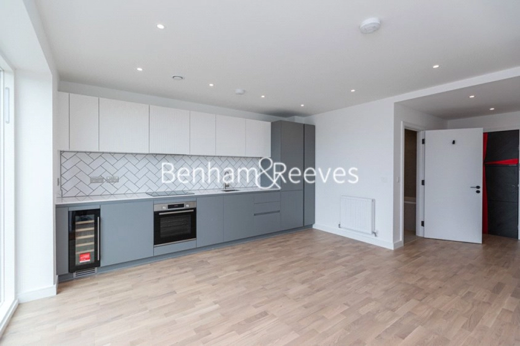 1 bedroom apartments/flats for sale in Cedrus Avenue, Southall - UB1 view 2