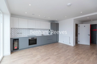 Cedrus Avenue, Southall - UB1 view 2