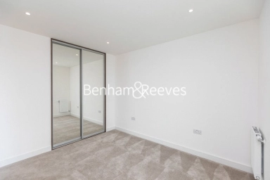 Cedrus Avenue, Southall - UB1 view 5