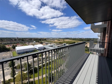 Cedrus Avenue, Southall - UB1 view 5