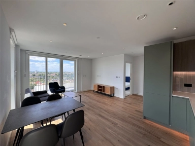 Cedrus Avenue, Southall - UB1 view 6
